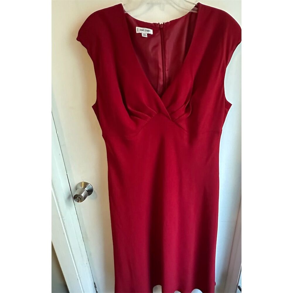 Jones Studio Women's Plus Size 16 Red Knee Length Cocktail Dress